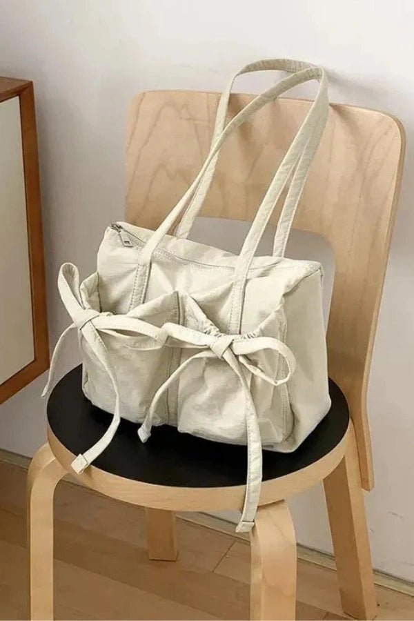 Rory Tasche mit Schleife