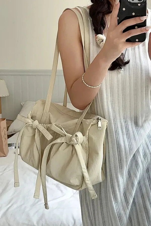 Rory Tasche mit Schleife