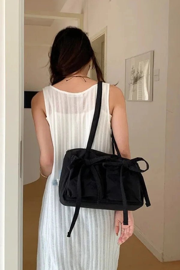 Rory Tasche mit Schleife