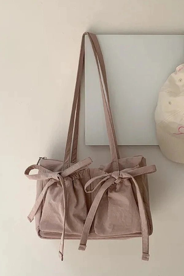 Rory Tasche mit Schleife