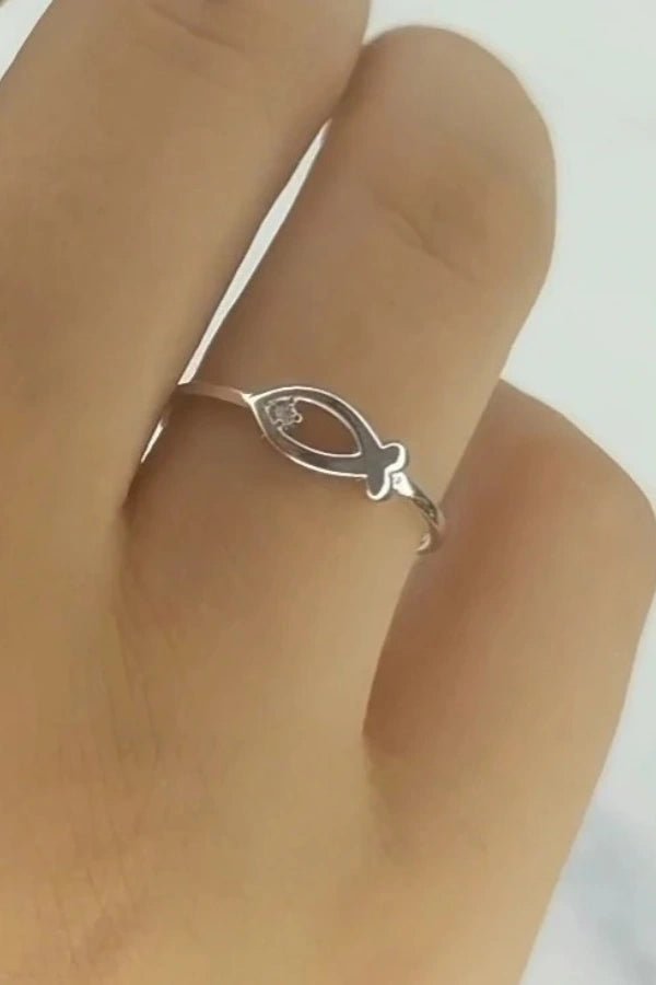 Glimmering Pisces Ring