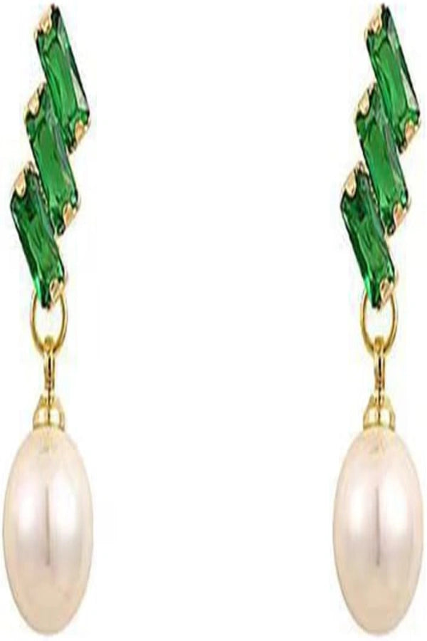 Tricia Pearl Earrings