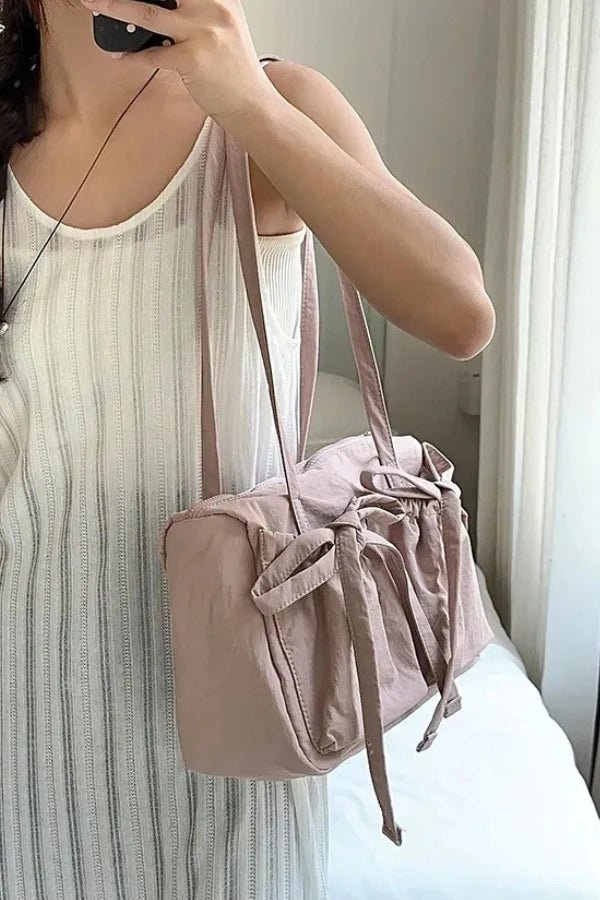 Rory Tasche mit Schleife