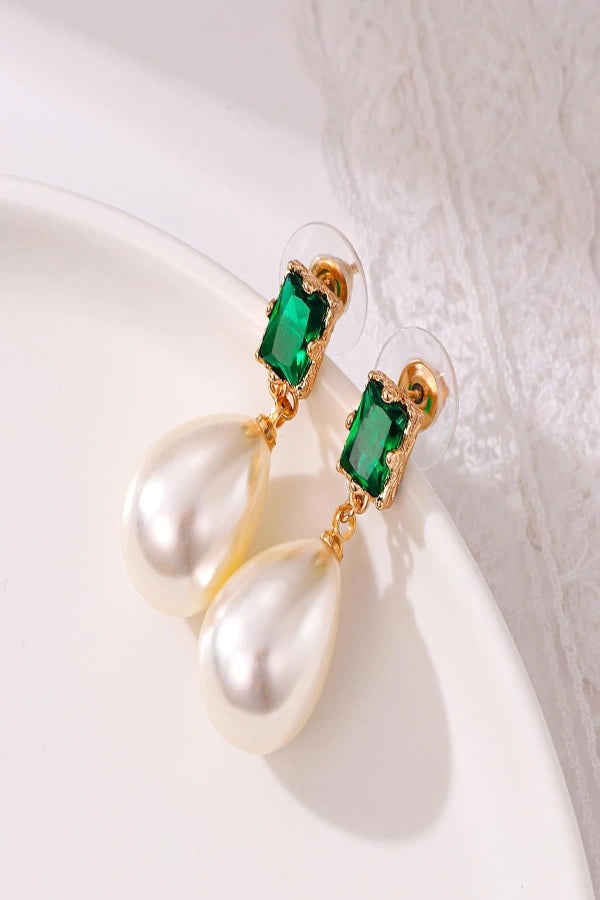 Tricia Pearl Earrings