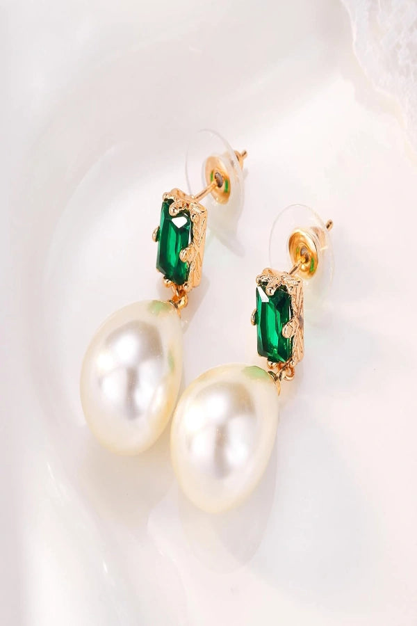 Tricia Pearl Earrings