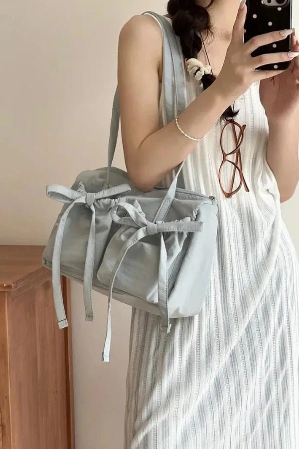 Rory Tasche mit Schleife
