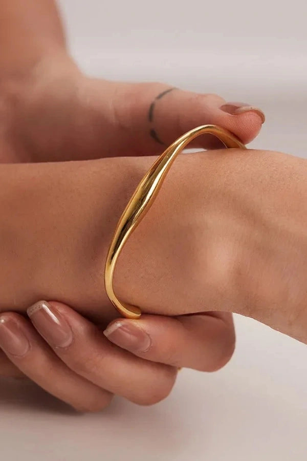 Avery Gold Bangle