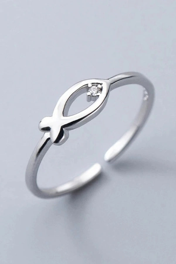 Glimmering Pisces Ring