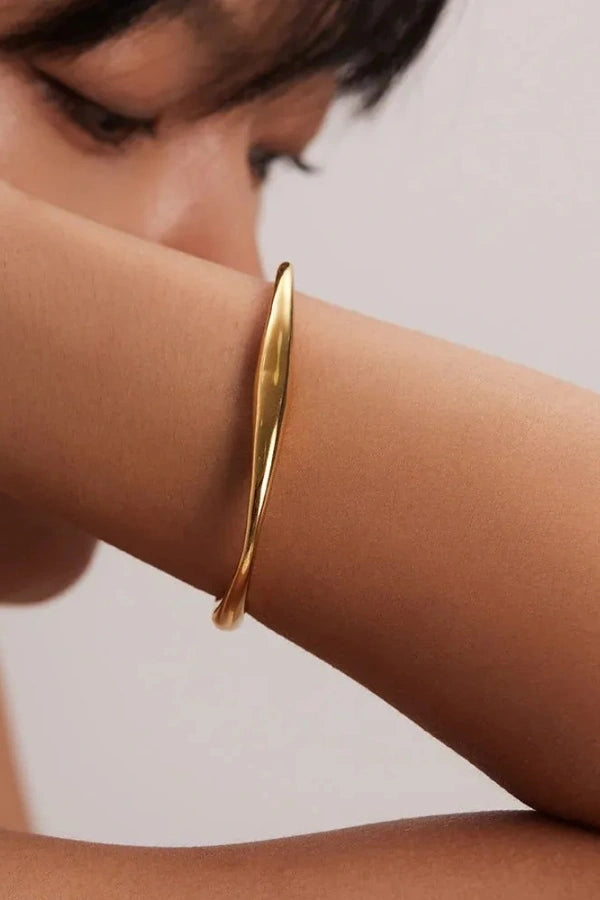 Avery Gold Bangle