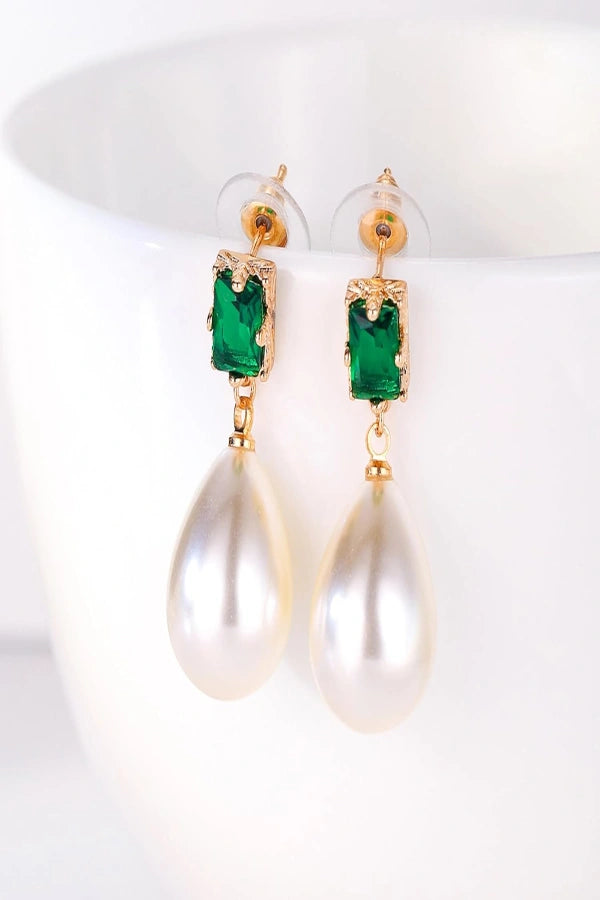 Tricia Pearl Earrings
