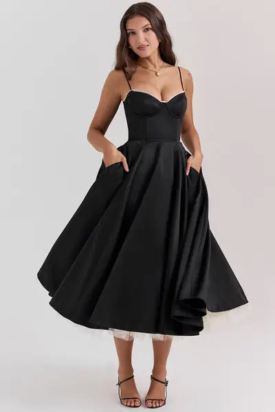 Ayet in Black
