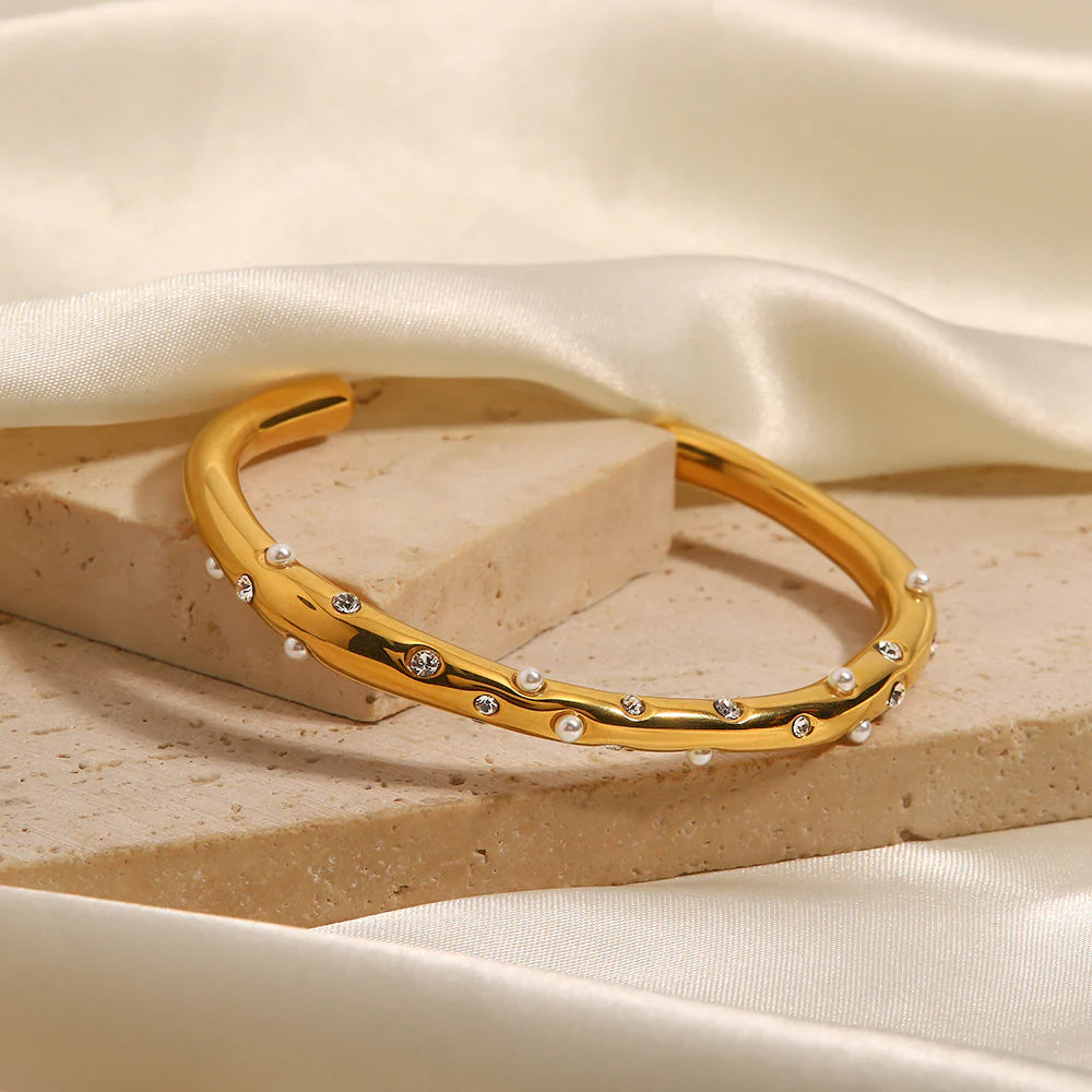 Barbara Gold Bangle