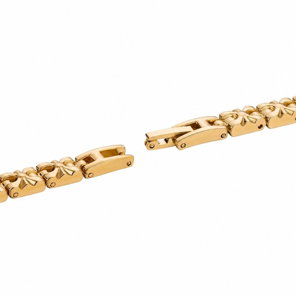 Close up detail of the Kouvr gold watch adjustable interlocking jewelry clasp system for easy and customizable wrist sizing.