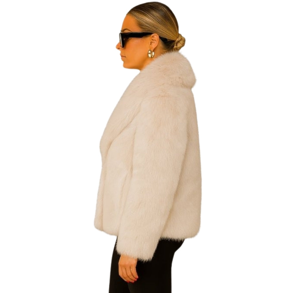  Luxury vegan fur coat
- Women's plush winter jacket
- Cream evening jacket
- Wide collar faux fur coat
- Off-white cropped outerwear 